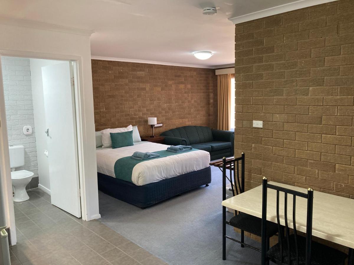 Camellia Motel Narrandera Exterior foto