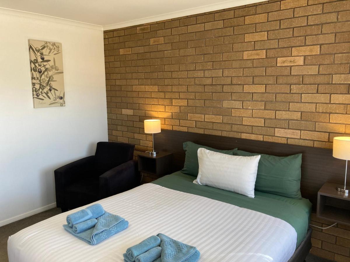 Camellia Motel Narrandera Exterior foto