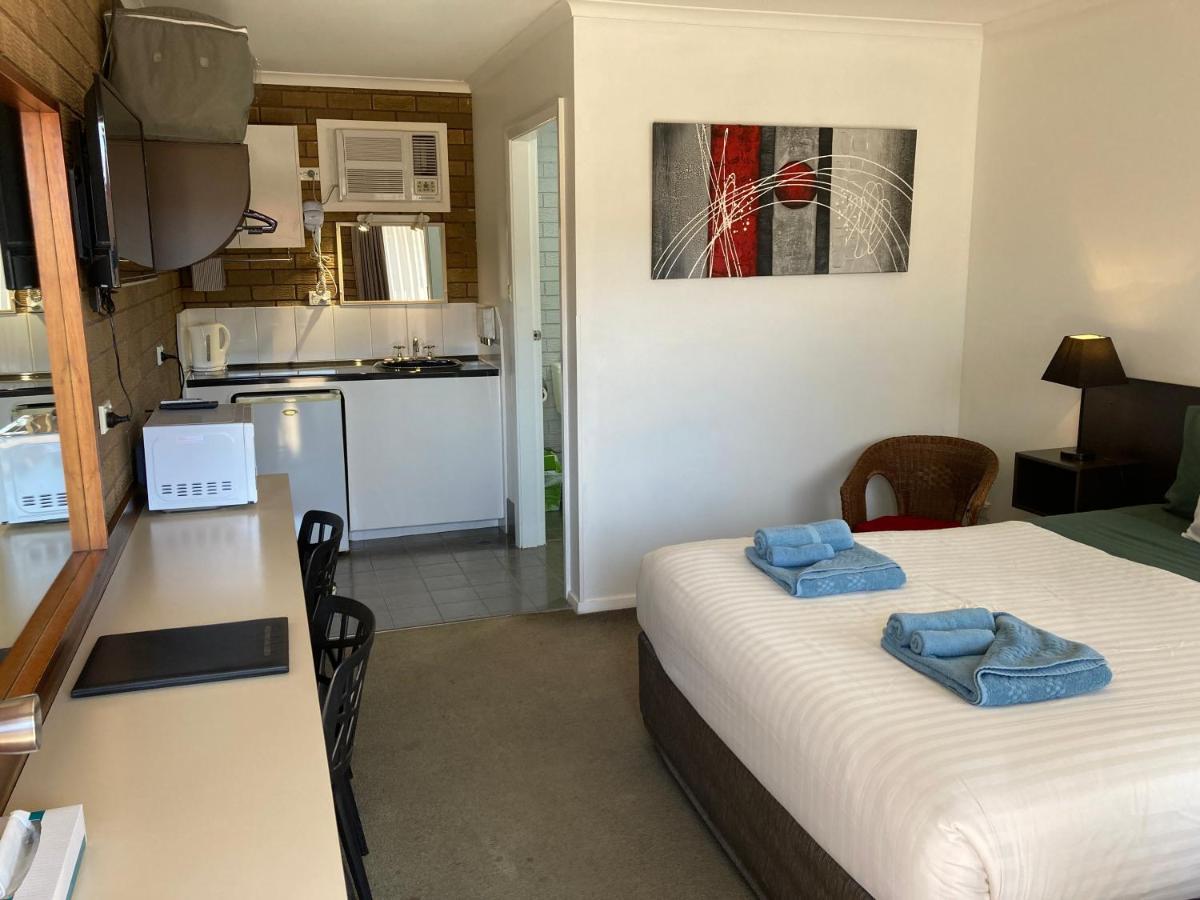 Camellia Motel Narrandera Exterior foto