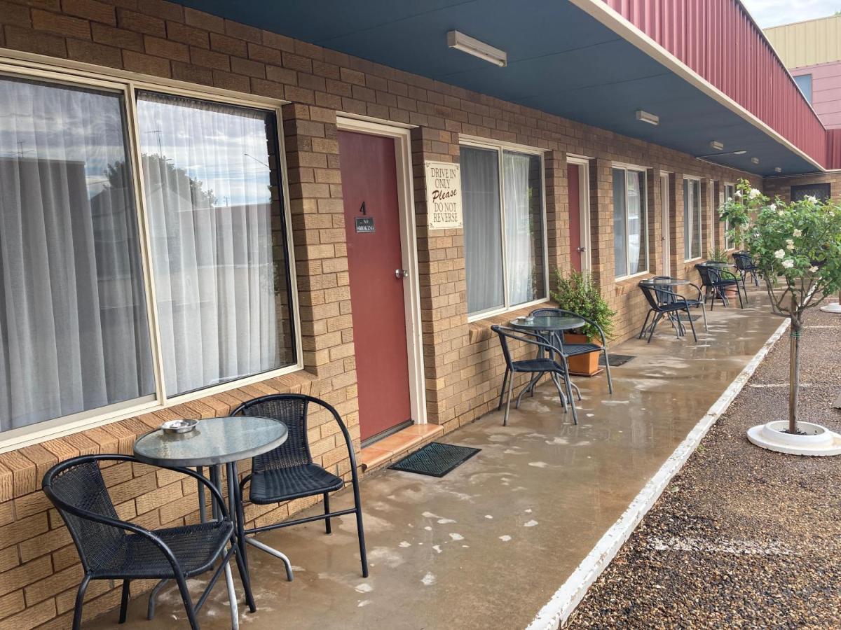Camellia Motel Narrandera Exterior foto