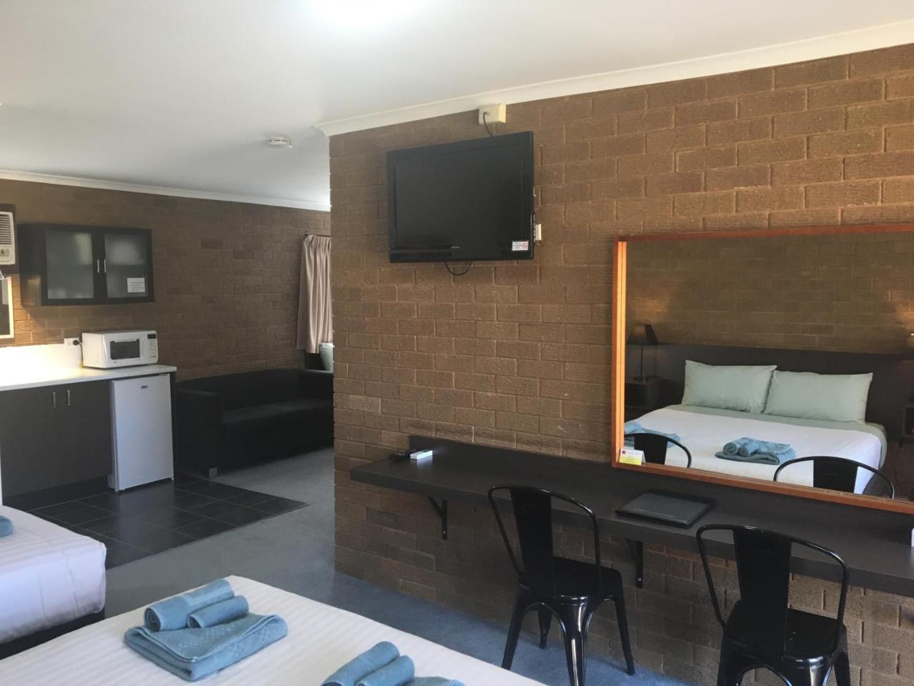 Camellia Motel Narrandera Exterior foto